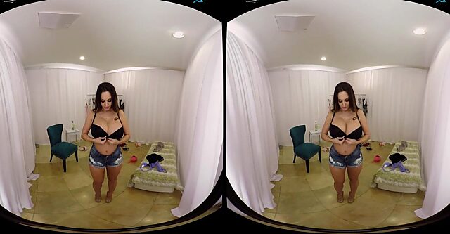 Big Tit MILF Ava Addams Gets Naughty in Dressing Room VR