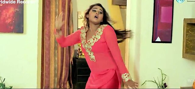 Hot Bhojpuri Video: Sexy Kajal Raghwani Shows Off Her Moves in Patna!