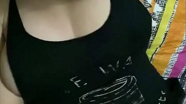Latina MILF begs for your approval, daddy