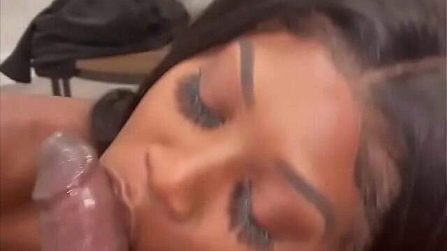 Ebony Crush Takes Massive Facial Load
