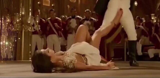 Katrina Kaif's steamy performance with Aamir Khan in Thugs of Hindostan song Suraiyya