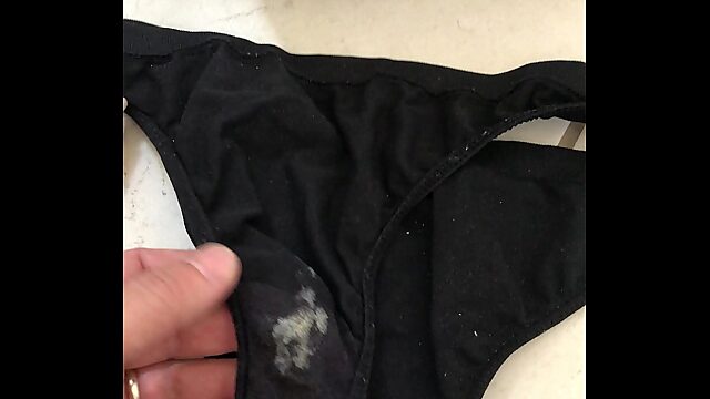 My girlfriend's filthy panties