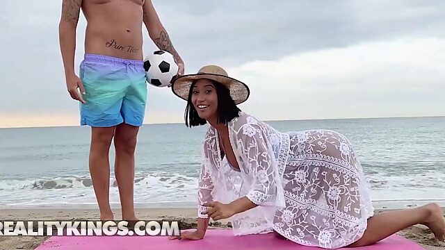 Alika Penagos Hooks Up with a Hunk at the Beach, Gets His Cock in Her Juicy Cunt - REALITY KINGS