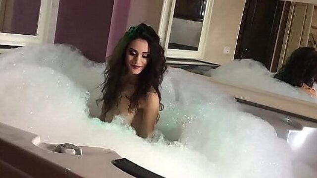 Sexy Teen Gets Wet and Wild on Cam