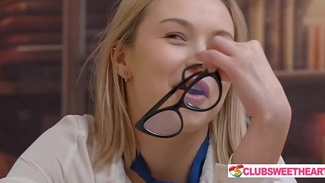 Hot Pussy-Licking Library: ClubSweethearts' Lesbian Lust