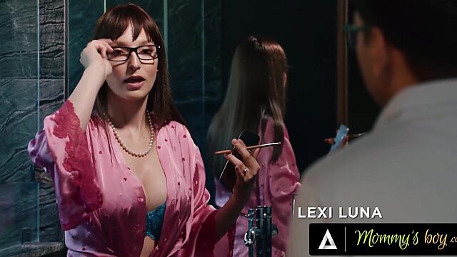 Die geile blinde MILF Lexi Luna wird von ihrem Stiefsohn gebumst, weil sie ihn für einen Liebhaber hält