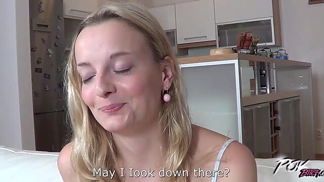 Blonde Schlampe bettelt um POV-Creampie-Fick