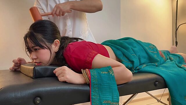 La cuñada india recibe una buena dosis de semen en el culo tres veces.