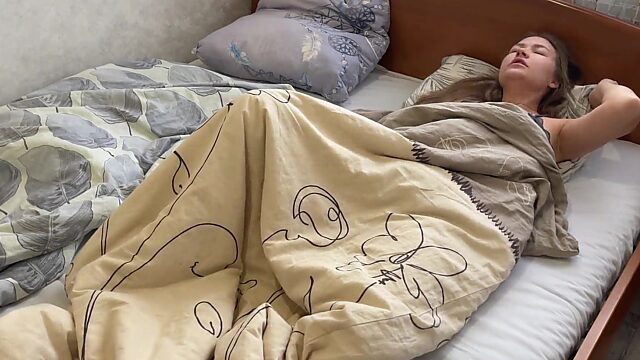 Guy Wakes Up to Fuck His Fleshlight Until He Unloads Hard