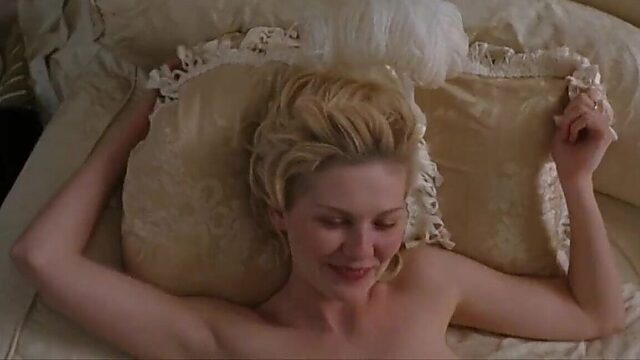 Kirsten Dunst's Erotic Performance as Marie Antoinette