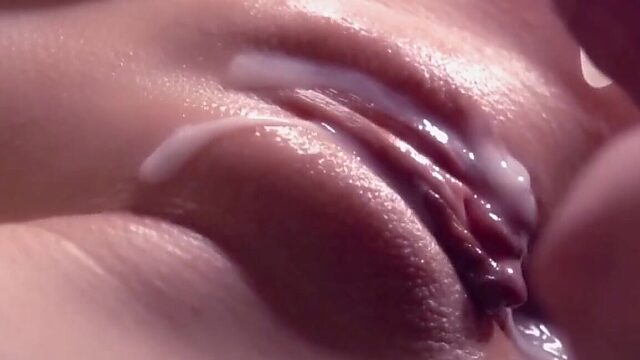 Juicy Close-up Pussy Creampied by Big Cock