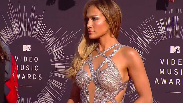 J.Lo slays MTV Awards with fierce performance