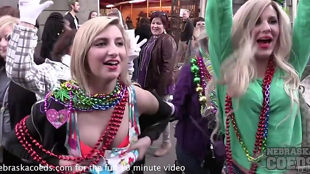 Big-titted babes flash at Mardi Gras in New Orleans