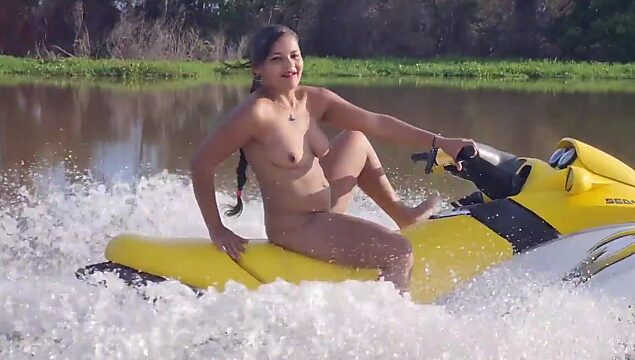 Naked Tigresa Vip performs jet ski stunts with style!