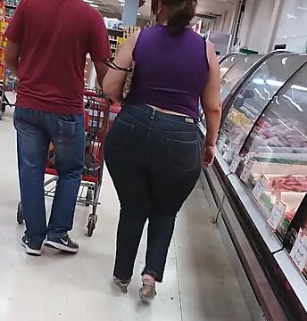 Thick MILF in Tight Jeans at the Market